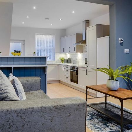 Birkenhead - 2 Bedroom House Екстериор снимка