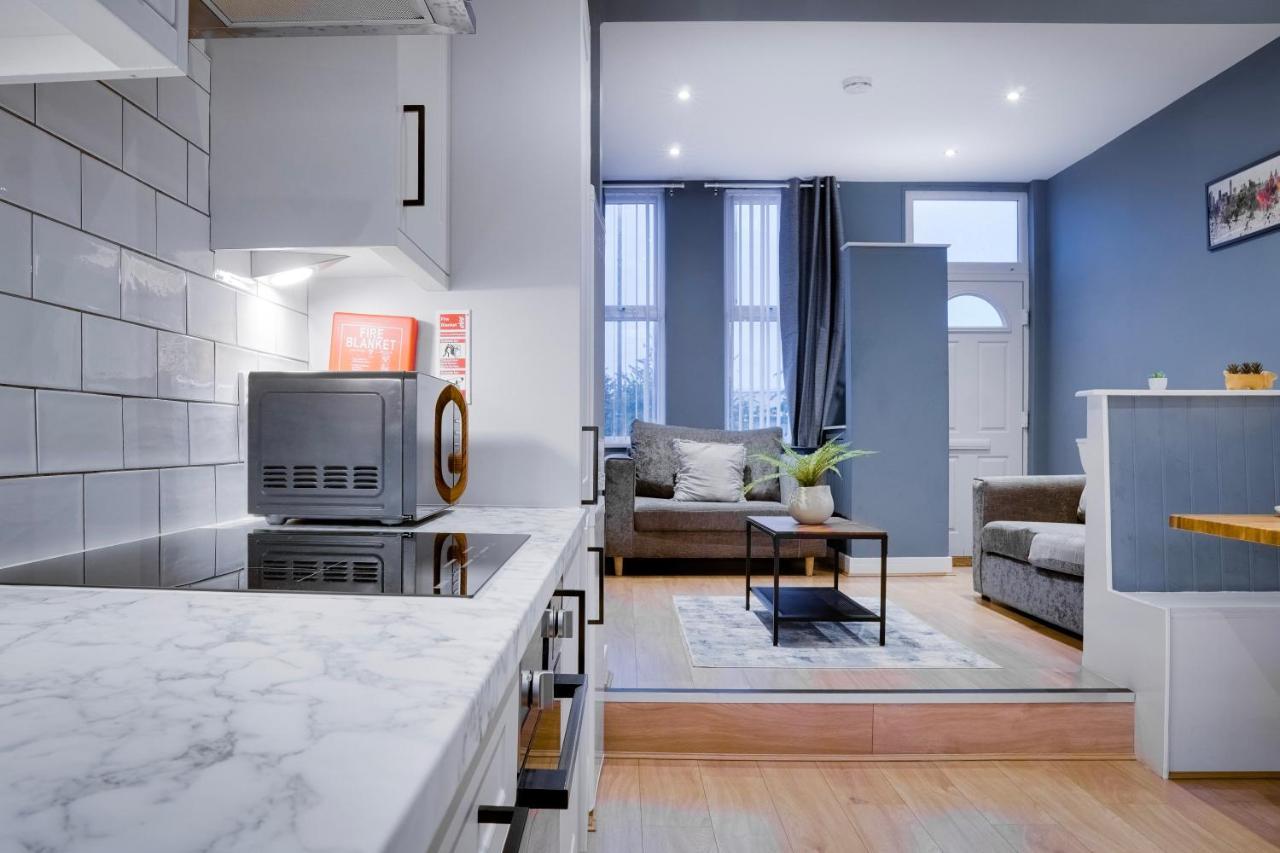 Birkenhead - 2 Bedroom House Екстериор снимка