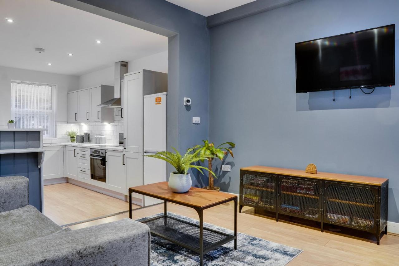 Birkenhead - 2 Bedroom House Екстериор снимка