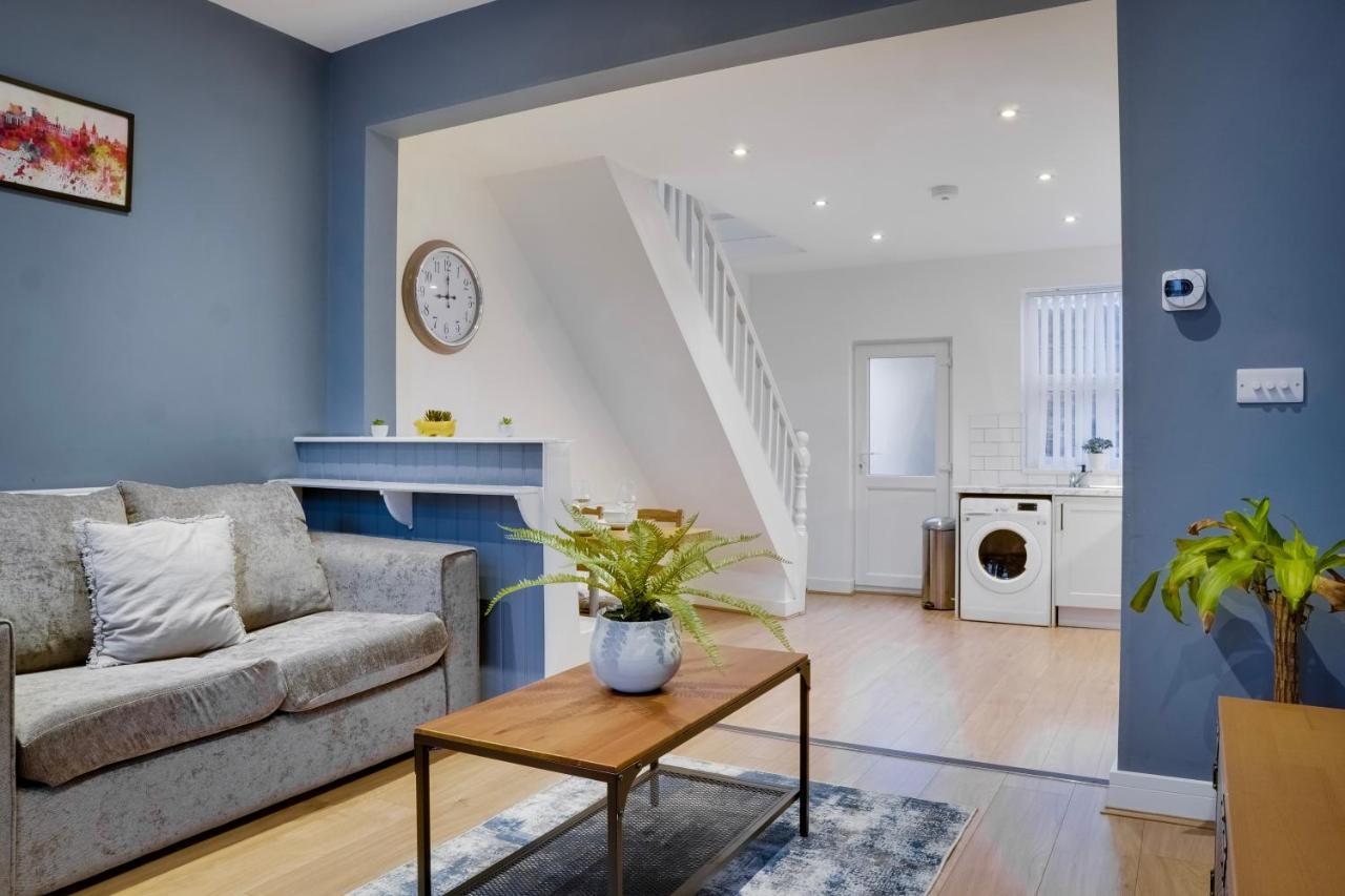 Birkenhead - 2 Bedroom House Екстериор снимка