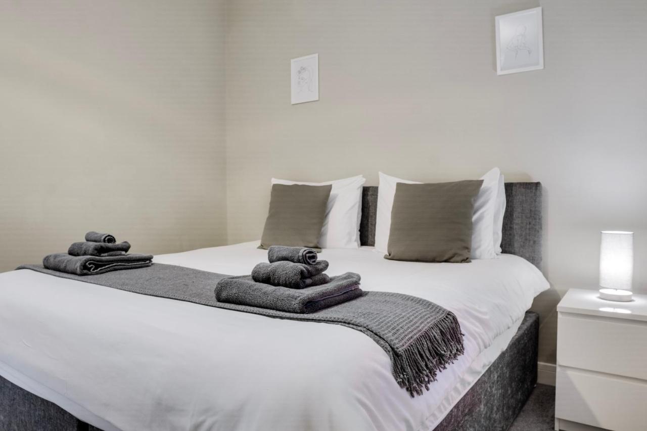 Birkenhead - 2 Bedroom House Екстериор снимка